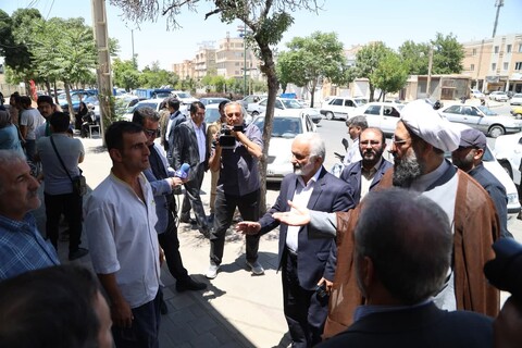 تصاویر / حضور امام جمعه همدان در بازار