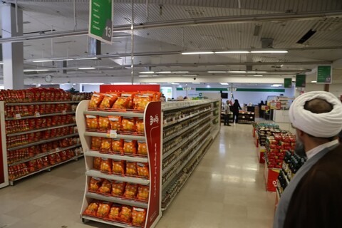 تصاویر / حضور امام جمعه همدان در بازار