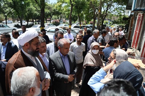 تصاویر / حضور امام جمعه همدان در بازار