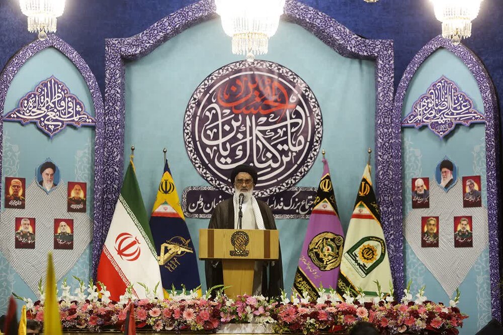 اجتماع بزرگ «فدائیان ولایت مدافعان وطن» در قم / آیت الله سعیدی: یاوه‌گویی ترامپ اعلام جنگ با امت اسلامی است