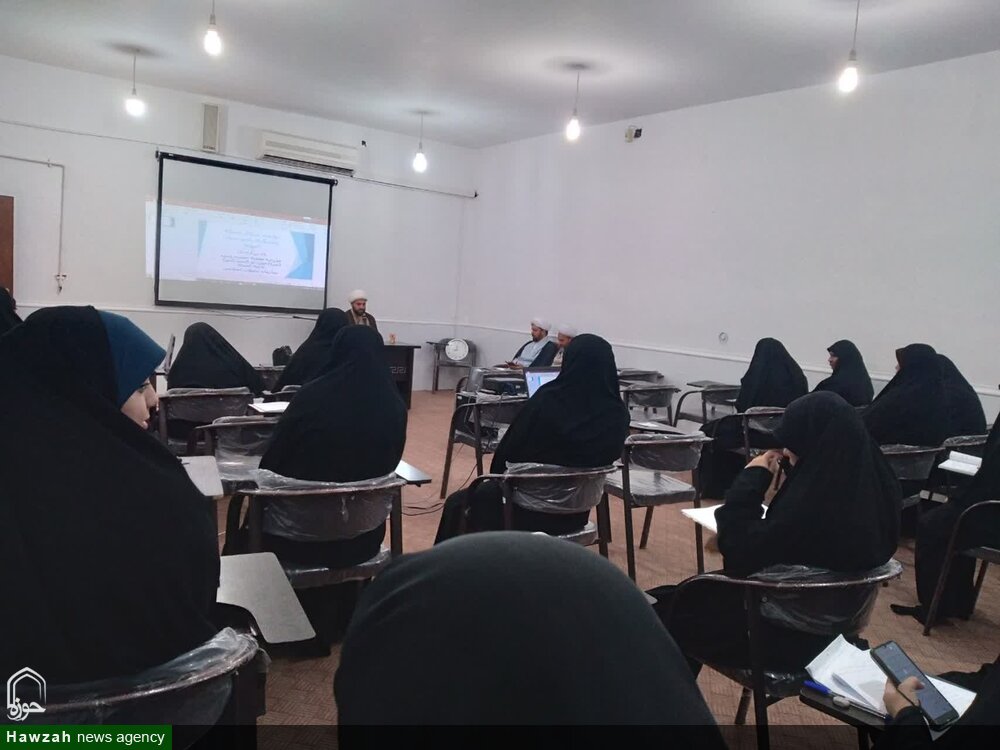 نشست روشنگری بصیرتی در مدرسه علمیه حضرت زینب(سلام الله علیها)