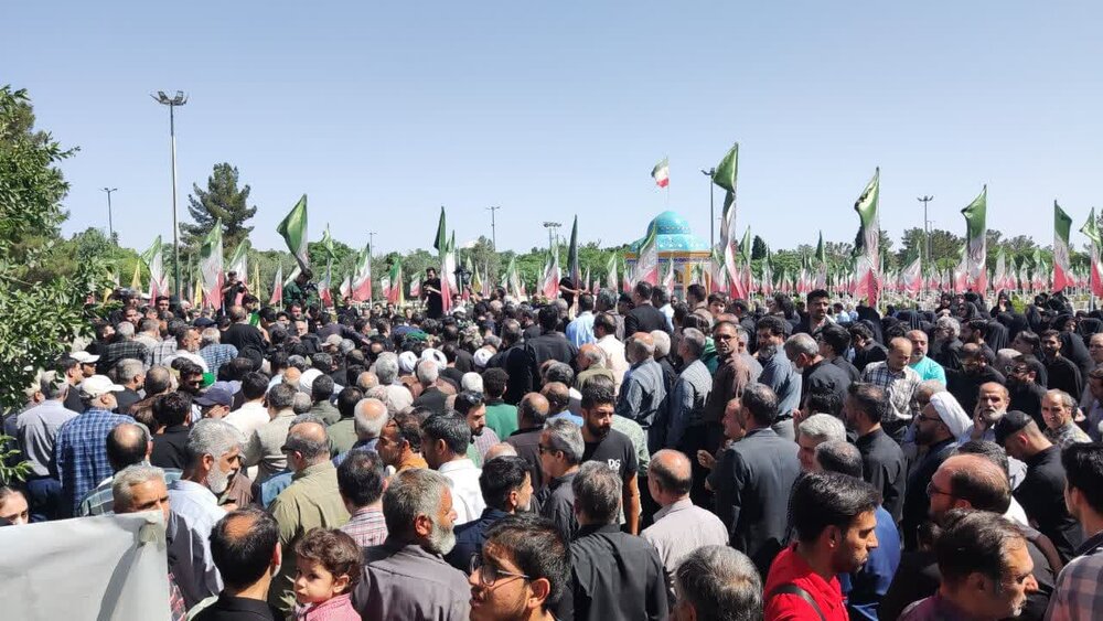 مراسم تشییع شهدای مبارزه با اسرائیل در کاشان برگزار شد