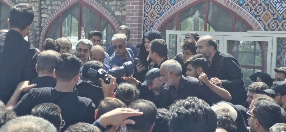 مراسم تشییع شهدای مبارزه با اسرائیل در کاشان برگزار شد