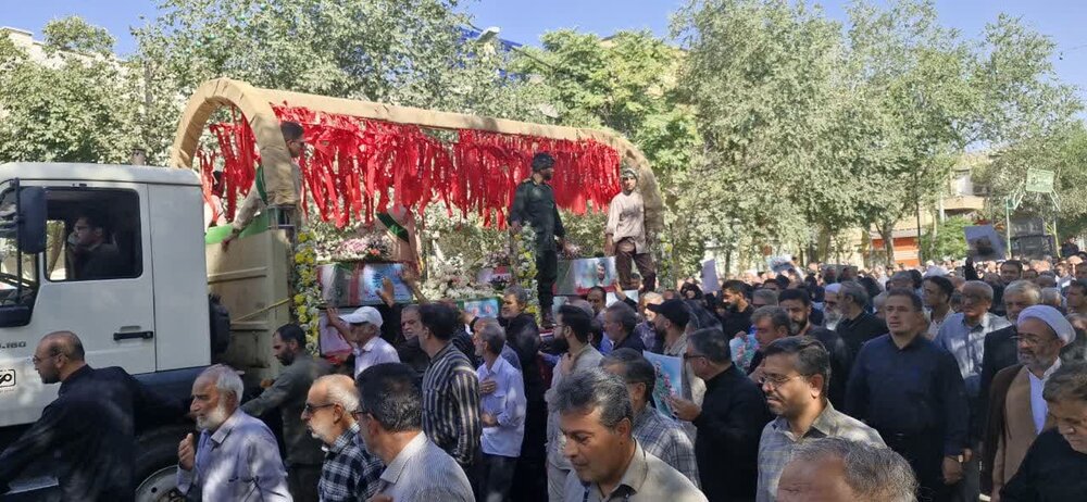 مراسم تشییع شهدای مبارزه با اسرائیل در کاشان برگزار شد