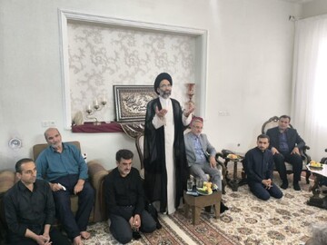 تصاویر/ دیدار نماینده ولی فقیه در کاشان با خانواده شهدای مبارزه با اسرائیل در کاشان