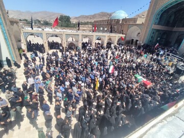 تصاویر/ تشیع و ختم شهیدمبارزه با اسرائیل در آستان علی بن باقر(ع)