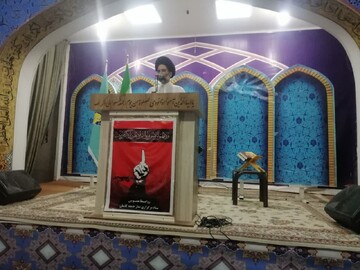 امام جمعه کاشان کفن‌پوش ‌به میعادگاه نماز جمعه رفت+ عکس