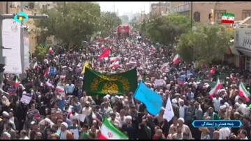 فیلم|  راهپیمایی حماسی مردم قم از مصلای قدس به سمت چهار راه شهدا