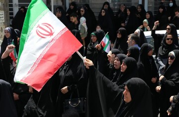 تصاویر/ نماز جمعه و خروش مردم نظرآباد در جمعه نصر و خشم