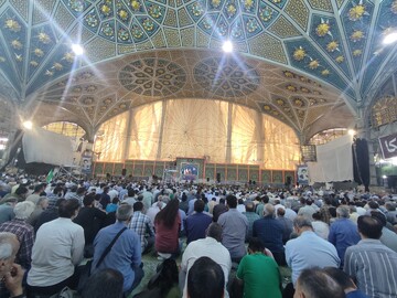 ملت مقاوم ایران در مقابل هر تحمیلی چه جنگ و چه صلح  می‌ایستند