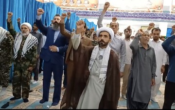 فیلم| حضور حماسی مردم قلعه گنج  در نماز جمعه همدلی و همبستگی