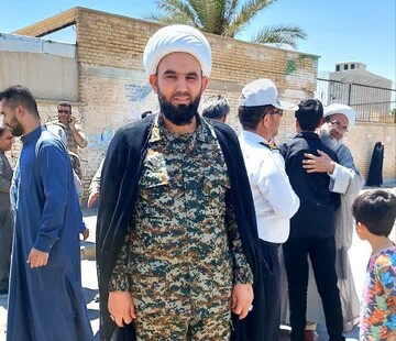 همه دنیا بدانند رهبری معظم انقلاب اسلامی خط قرمز ما است
