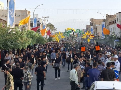 تصاویر/تشییع ، شهید مدافع امنیت و مقابله با تهاجم دشمن صهیونیستی شهید روح اله گیاهدوست، در آران وبیدگل