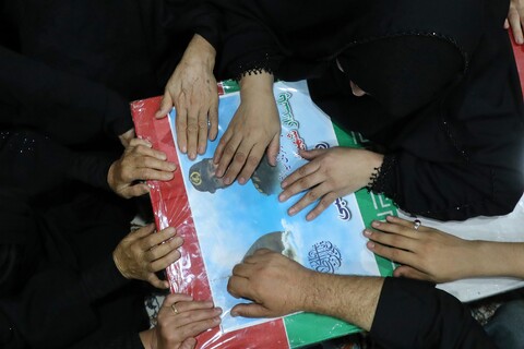 تصاویر/ وداع باشکوه مردم قم با پیکر ۶ شهید استان قم در حملات رژیم صهیونیستی