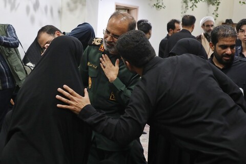 تصاویر/ وداع باشکوه مردم قم با پیکر ۶ شهید استان قم در حملات رژیم صهیونیستی