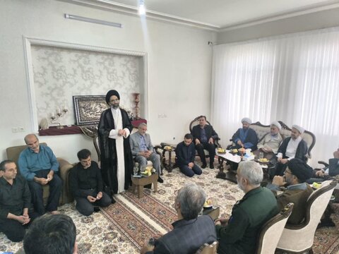 دیدار نماینده ولی فقیه درکاشان با خانواده شهدای مبارزه با اسرائیل درکاشان =