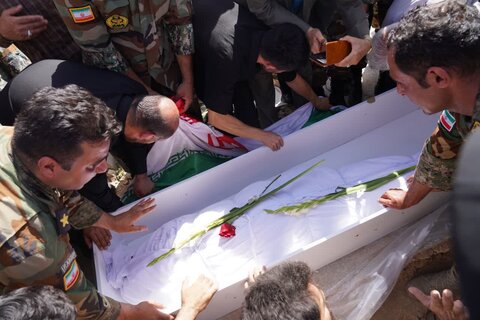 تصاویر تشییع ۳ تن از شهدای والامقام ارتش در لرستان