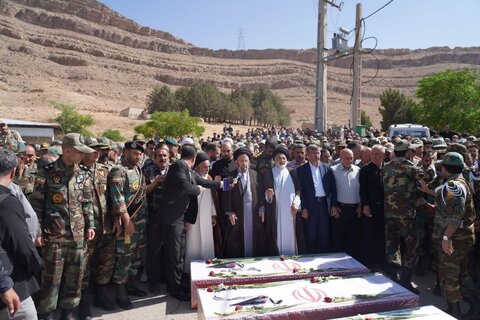 تصاویر تشییع ۳ تن از شهدای والامقام ارتش در لرستان