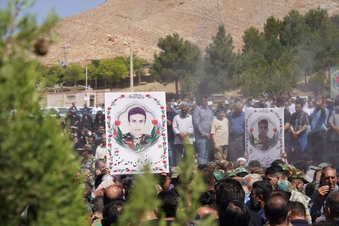 تصاویر تشییع ۳ تن از شهدای والامقام ارتش در لرستان