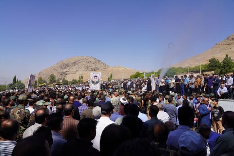 تصاویر تشییع ۳ تن از شهدای والامقام ارتش در لرستان