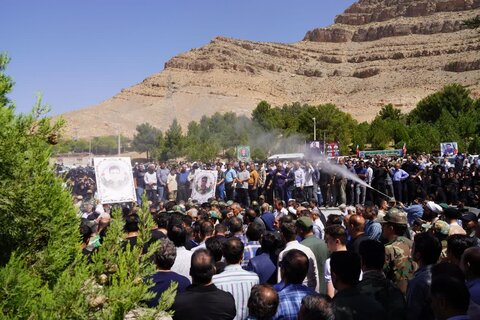 تصاویر تشییع ۳ تن از شهدای والامقام ارتش در لرستان