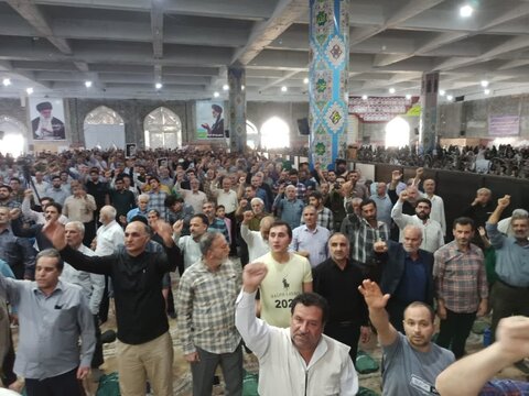 تصاویر/ نماز پرصلابت ودشمن شکن جمعه کاشان