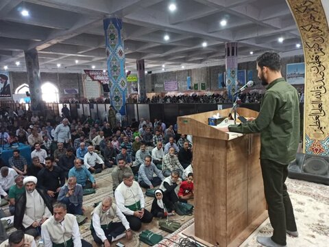 تصاویر/ نماز پرصلابت ودشمن شکن جمعه کاشان