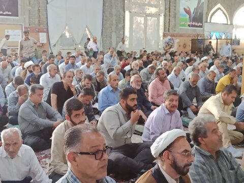 تصاویر/ نماز پرصلابت ودشمن شکن جمعه کاشان