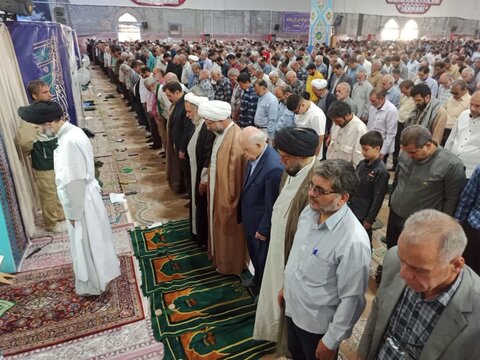 تصاویر/ نماز پرصلابت ودشمن شکن جمعه کاشان