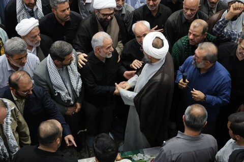 تصاویر / اقامه نماز بر پیکر شهید امین کرمی