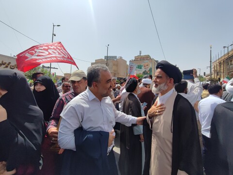 تصاویر/ راهپیماییِ پرشکوه جمعهٔ خشم و نصر در قم