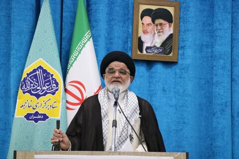 تصاویر/ اقامه نماز جمعه در شهرستان دهلران