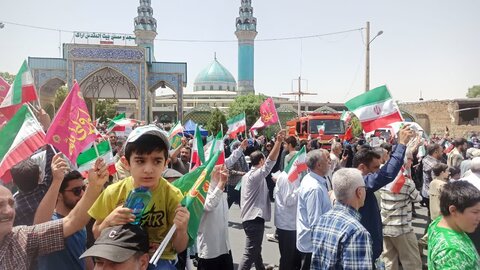 تصاویر/حضور پر شور طلاب و کادر و اساتید مدرسه علمیه الزهرا (س) اراک در جمعه های خشم