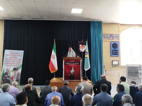 تصاویر/ اقامه نماز جمعه در شهرستان ایوان