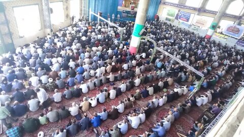 تصاویر حضور پرشور مردم ولایت مدار نورآباد در نماز جمعه