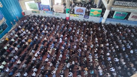 تصاویر حضور پرشور مردم ولایت مدار نورآباد در نماز جمعه