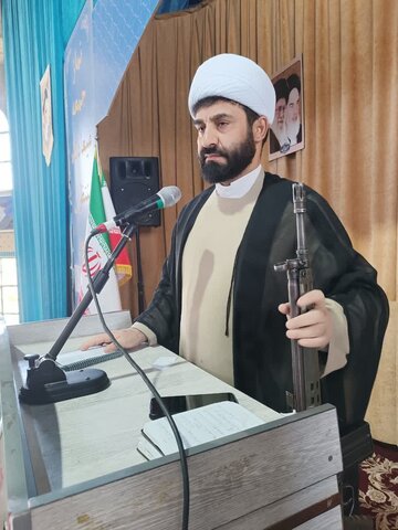 تصاویر حضور پرشور مردم ولایت مدار نورآباد در نماز جمعه