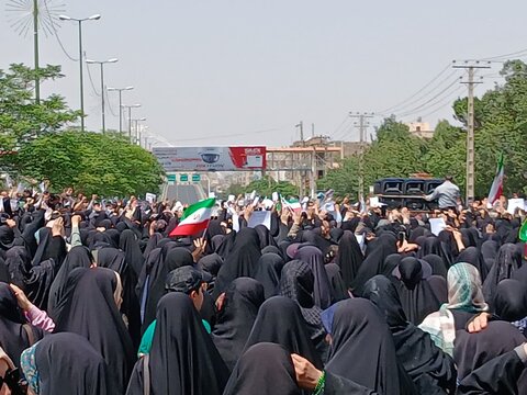 تصاویر/حضور طلاب موسسه آموزش عالی ریحانه الرسول (س)ساوه در راهپیمایی جمعه های خشم