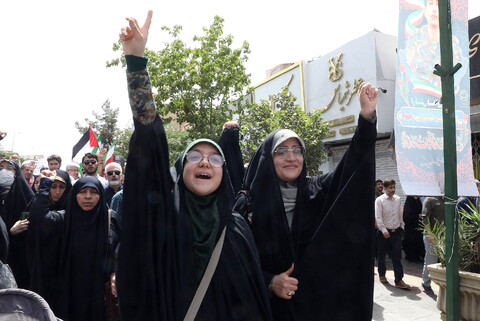 تصاویر/  تشییع 5 شهید استان قم در حملات رژیم صهیونیستی در راهپیمای جمعه های "خشم و نصر"