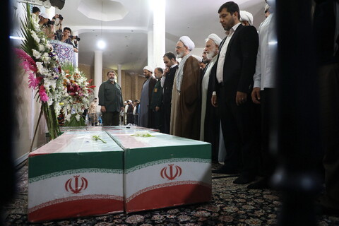 تصاویر/  تشییع 5 شهید استان قم در حملات رژیم صهیونیستی در راهپیمای جمعه های "خشم و نصر"