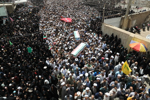 تصاویر/  تشییع 5 شهید استان قم در حملات رژیم صهیونیستی در راهپیمای جمعه های "خشم و نصر"