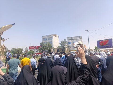 تصاویری از راهپیمایی جمعه های خشم و نصر با حضور طلاب مدرسه علمیه صدیقه طاهره غرق آباد