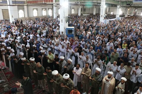 تصاویر اقامه نماز جمعه و راهپیمایی جمعه خشم در بروجرد