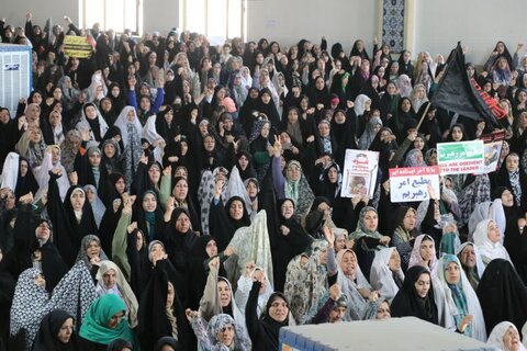 تصاویر اقامه نماز جمعه و راهپیمایی جمعه خشم در بروجرد