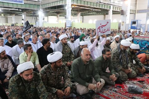 تصاویر اقامه نماز جمعه و راهپیمایی جمعه خشم در بروجرد