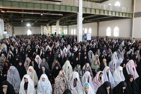 تصاویر اقامه نماز جمعه و راهپیمایی جمعه خشم در بروجرد