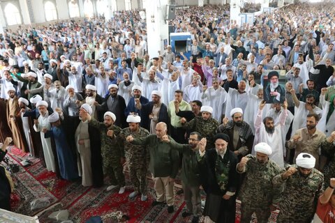 تصاویر اقامه نماز جمعه و راهپیمایی جمعه خشم در بروجرد