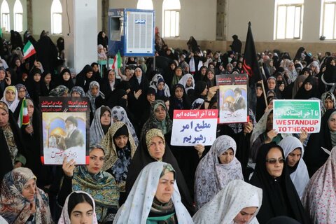 تصاویر اقامه نماز جمعه و راهپیمایی جمعه خشم در بروجرد