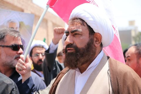 تصاویر / اجتماع اساتید ،کادر ،طلاب وروحانیون حوزه علمیه قزوین در حمایت از مرجعیت و ولایت