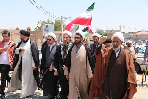 تصاویر / اجتماع اساتید ،کادر ،طلاب وروحانیون حوزه علمیه قزوین در حمایت از مرجعیت و ولایت